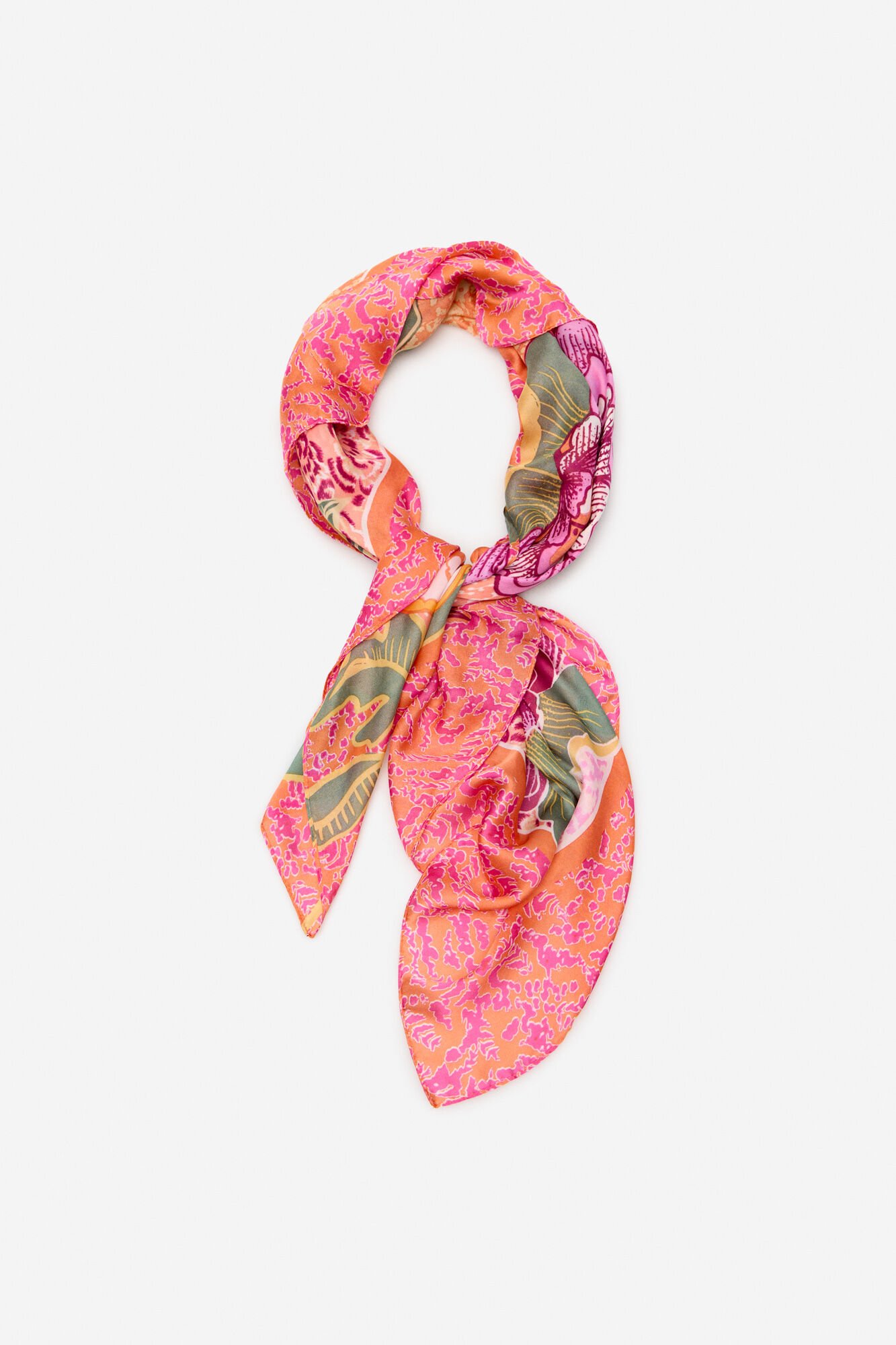 Cortefiel Len&ccedil;o floral sedoso