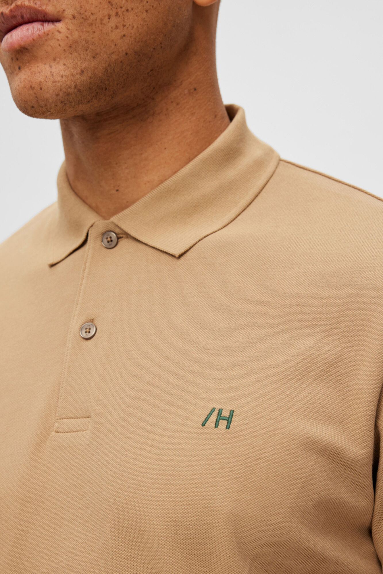 Selected Polo de manga corta con logo bordado 100% algod&oacute;n org&aacute;nico