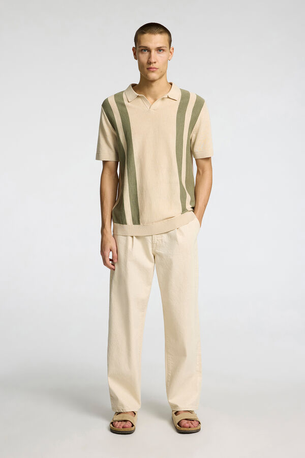 Selected Polo de punto con cuello abierto Gris