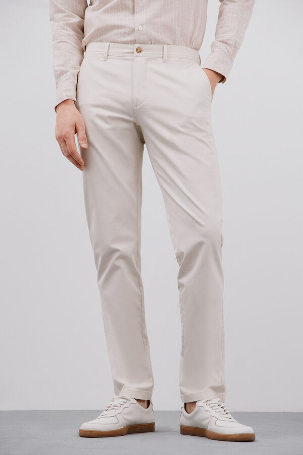 Cortefiel Cal&ccedil;as cal&ccedil;as chino de corte regular Ecru