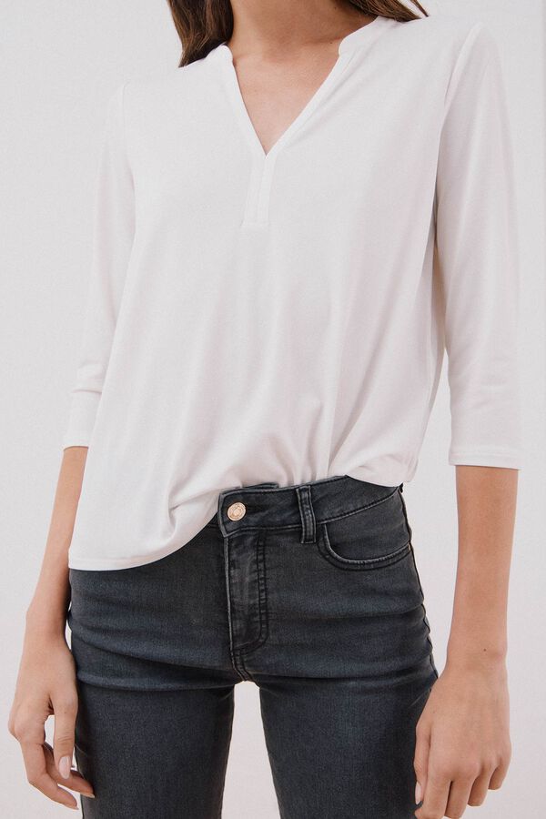 Cortefiel Camiseta b&aacute;sica escote m&atilde;o Blanco