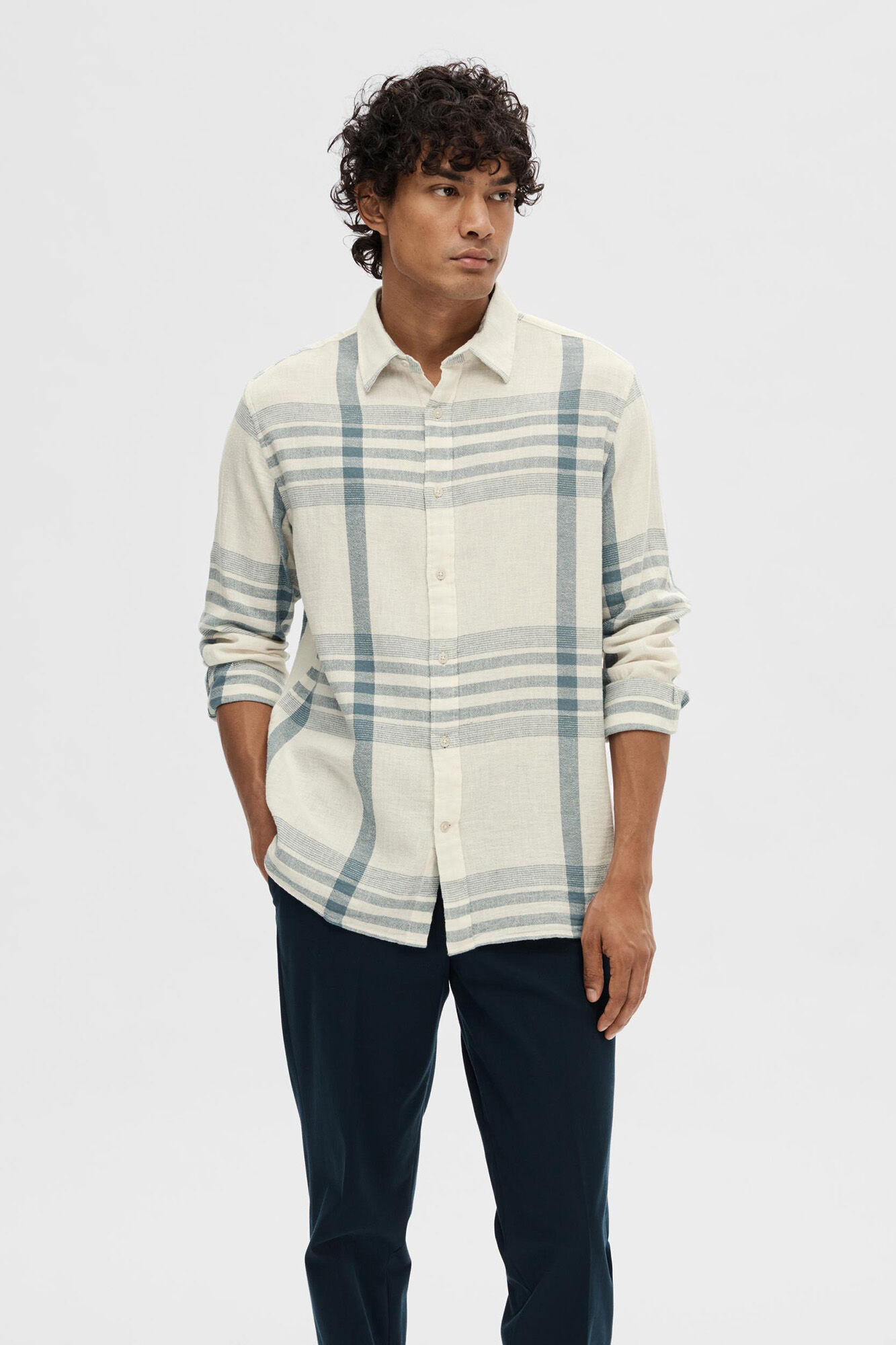 Selected Camisa de manga comprida xadrez Relaxed Fit confecionada com algod&atilde;o e linho