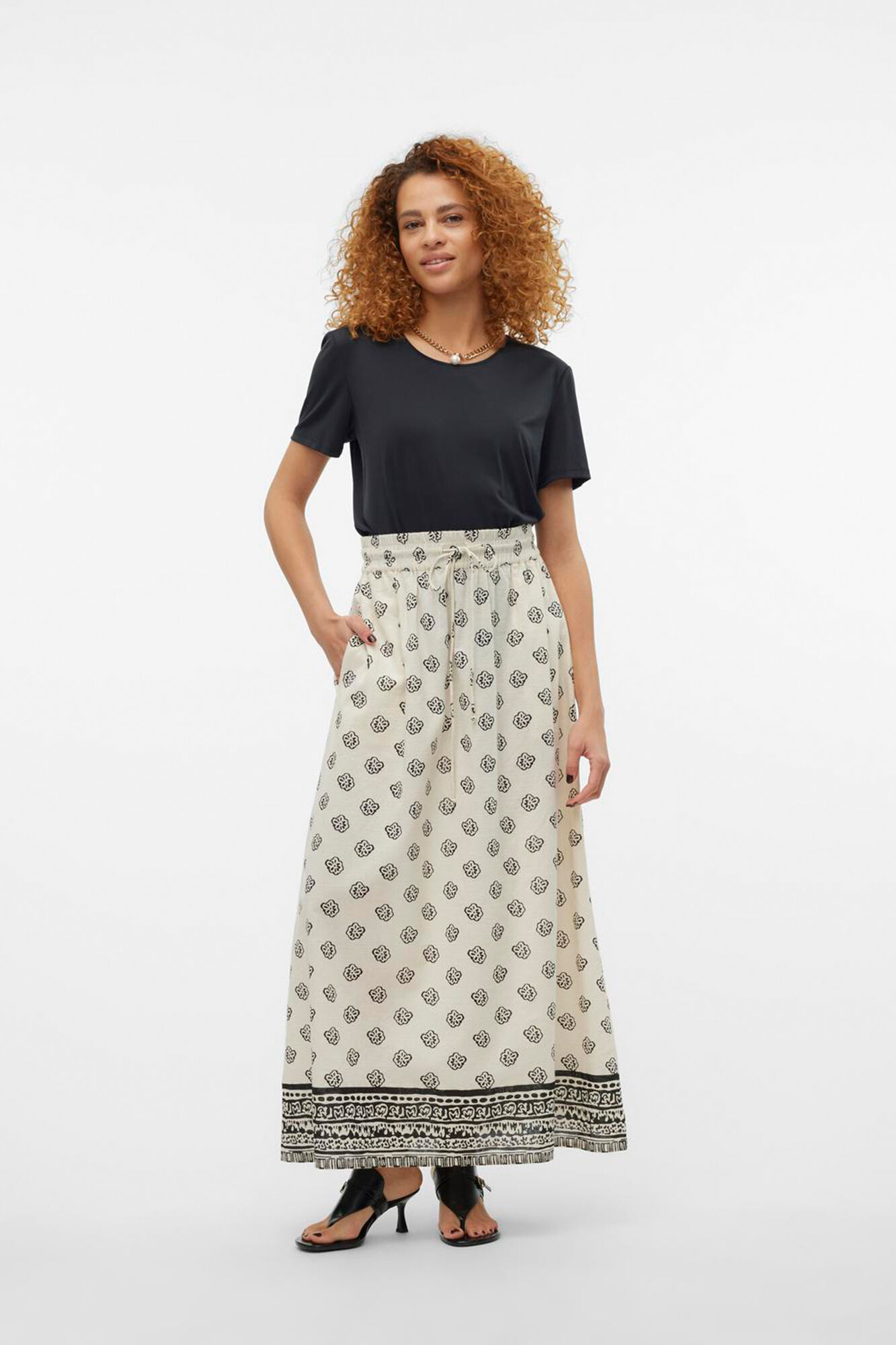 Vero Moda Falda larga estampada