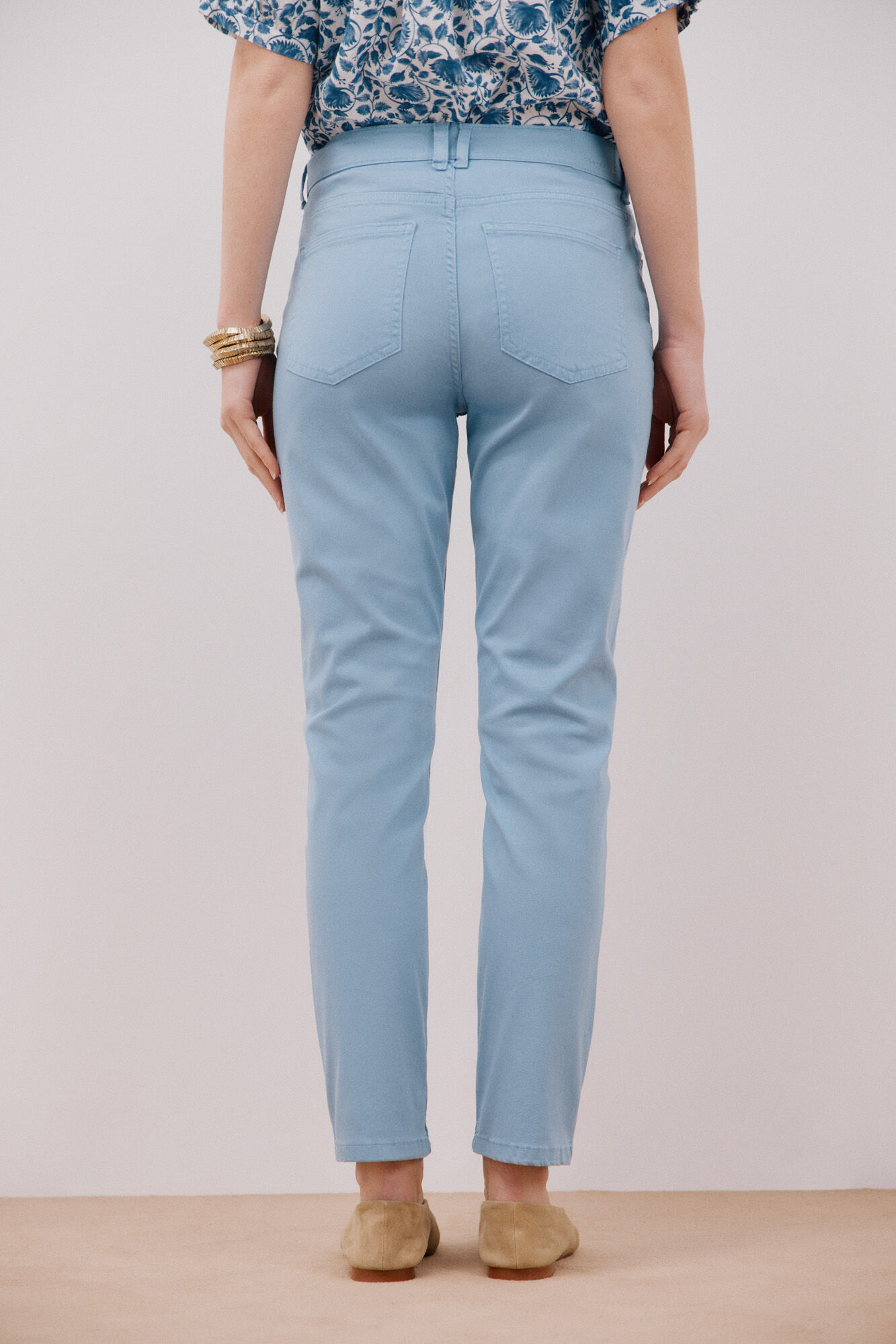 Cortefiel Pantalones pitillo crop color