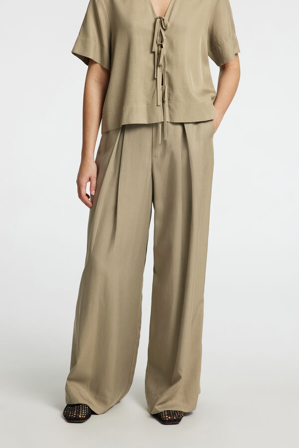 Selected Femme Calças largas com pregas  Cinzento