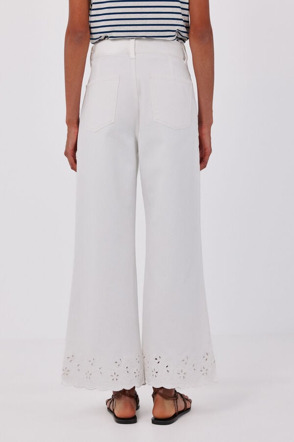 Cortefiel Jeans bajo bordado Blanco
