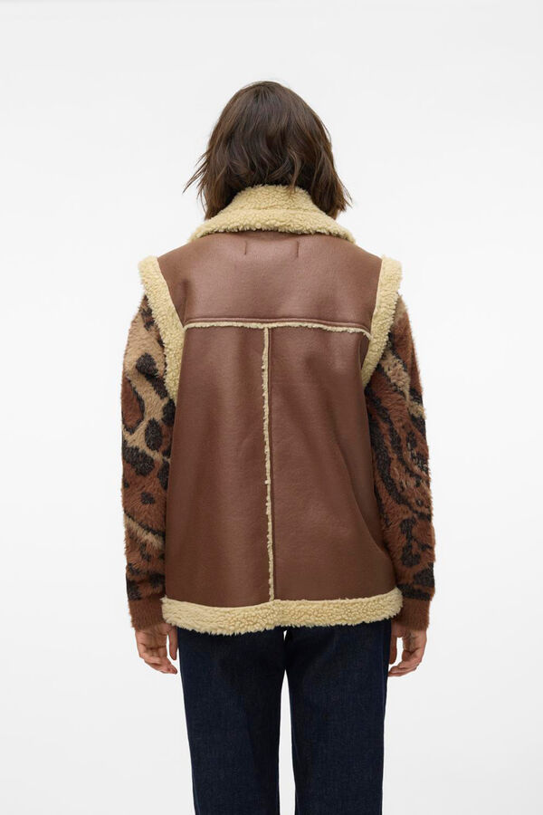 Vero Moda borrego com efeito pele com gola Colete Castanho