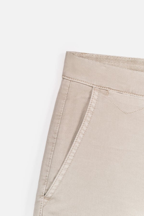 OOTO Bermuda chino Tostado