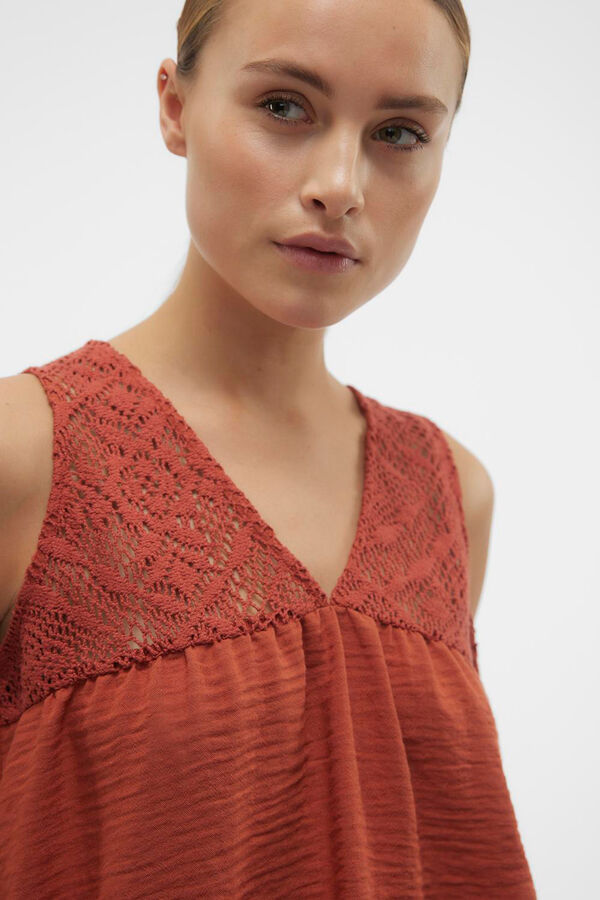 Vero Moda Top de manga sisa con detalle de encaje Rojo