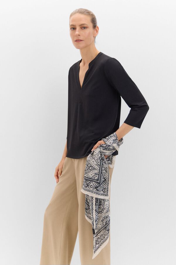 Cortefiel Camisola b&aacute;sica com pesco&ccedil;o mao Preto