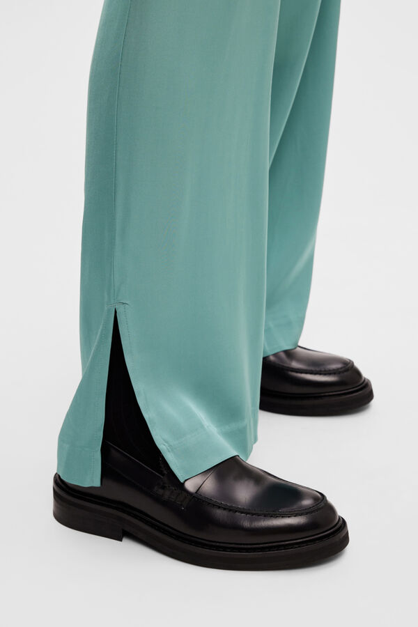 Cortefiel Pantalón de vestir satinado Wide Leg confeccionado con Lenzing ECOVERO. Verde