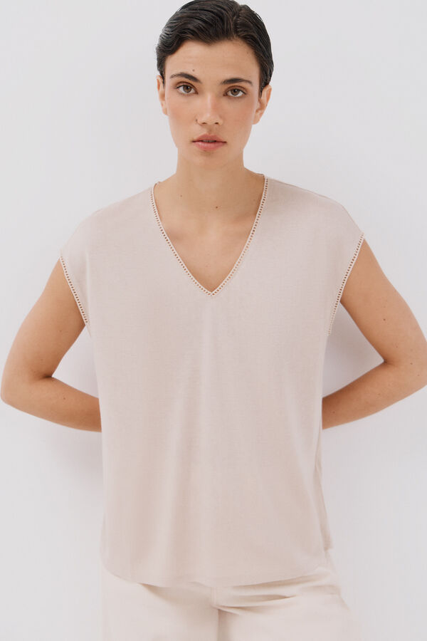 Cortefiel Camiseta b&aacute;sica com bainha Castanho