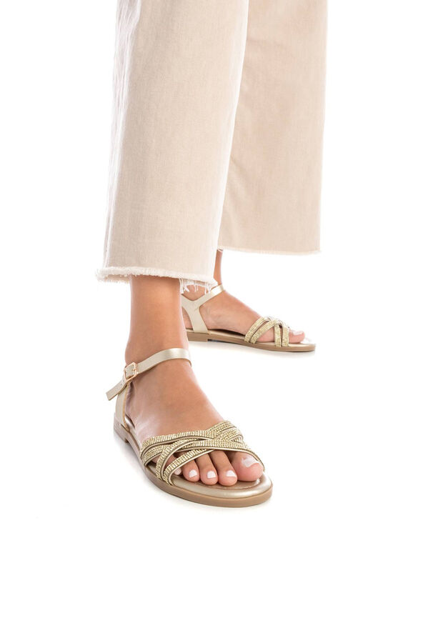 XTI Sand&aacute;lia rasa Dourado