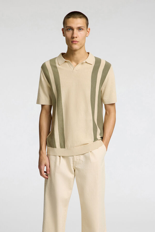 Selected Polo de punto con cuello abierto Gris