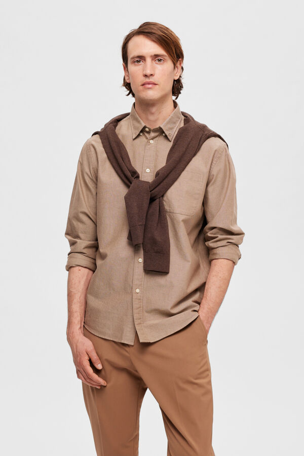 Selected Camisa oxford Regular Fit con bolsillo 100% algod&oacute;n Marr&oacute;n