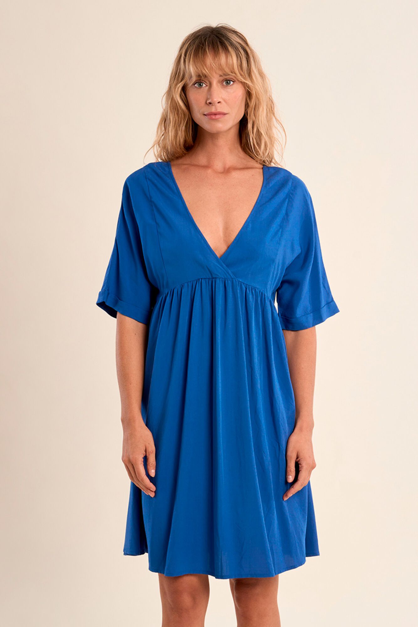 Molly Bracken Vestido de manga curta com detalhe de la&ccedil;ada