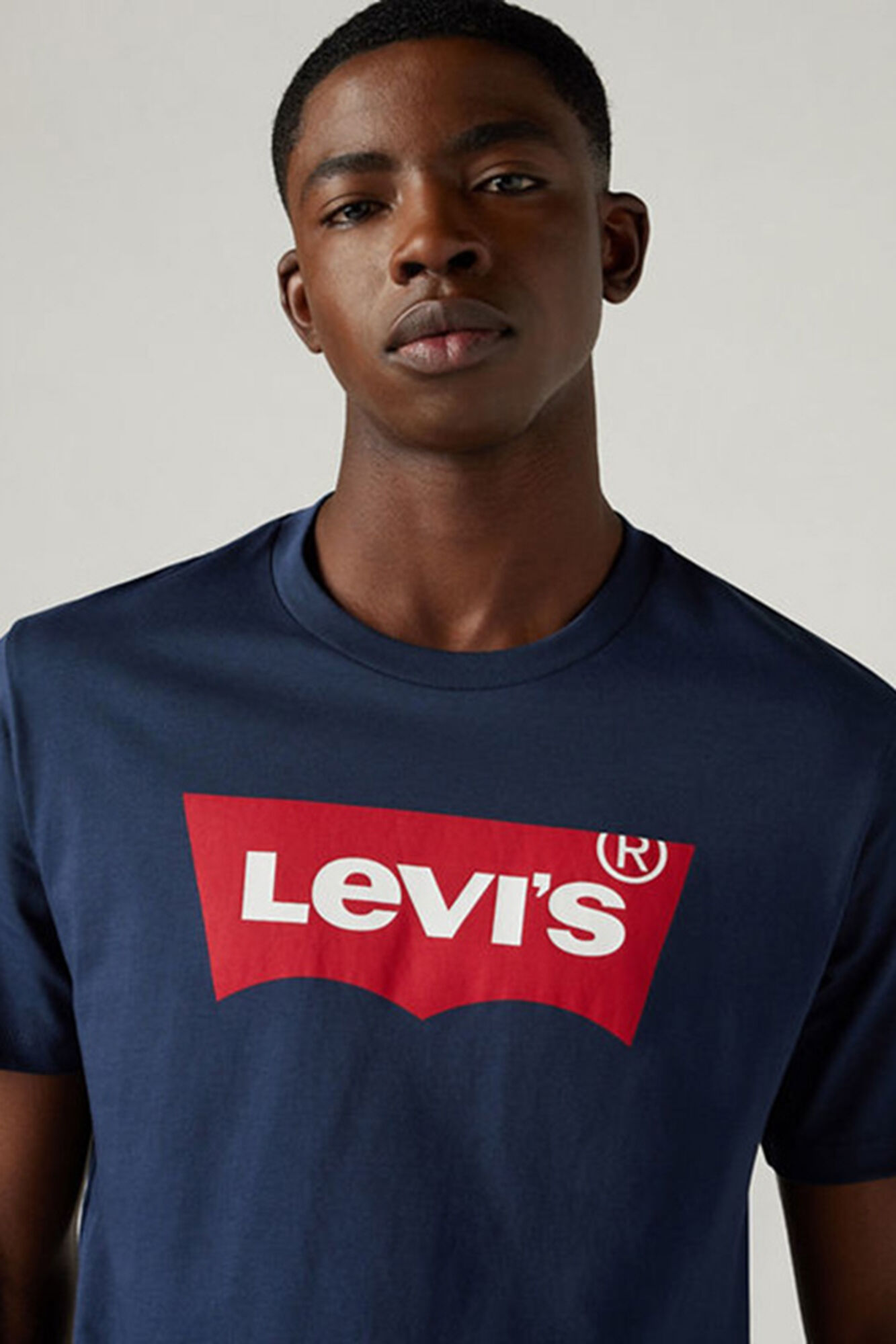 Levi's T-shirt Levi's&reg; cl&aacute;ssica com log&oacute;tipo no meio