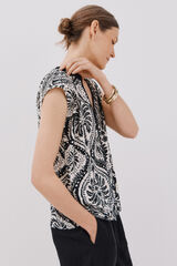 Cortefiel Camiseta b&aacute;sica sin magnas cuello mao Estampado blanco