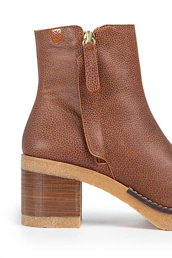 Popa Bot&iacute;n tac&oacute;n se&ntilde;ora Billy Nomada Marr&oacute;n oscuro