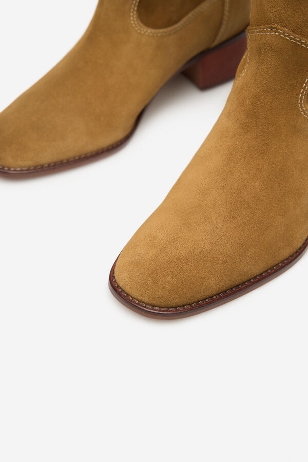 Cortefiel Bota serraje pespunte a contraste Beige
