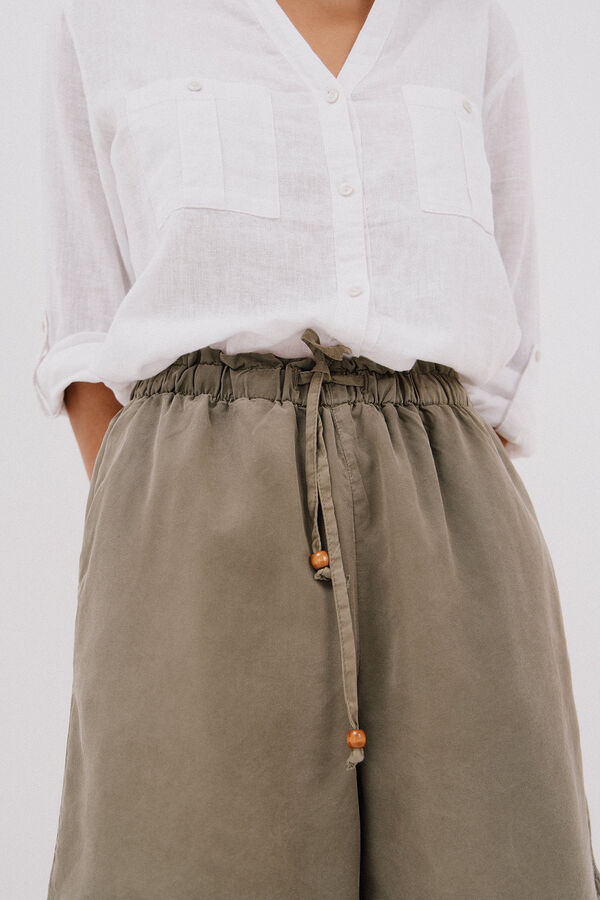 Cortefiel Bermudas flu&iacute;das tencel Verde