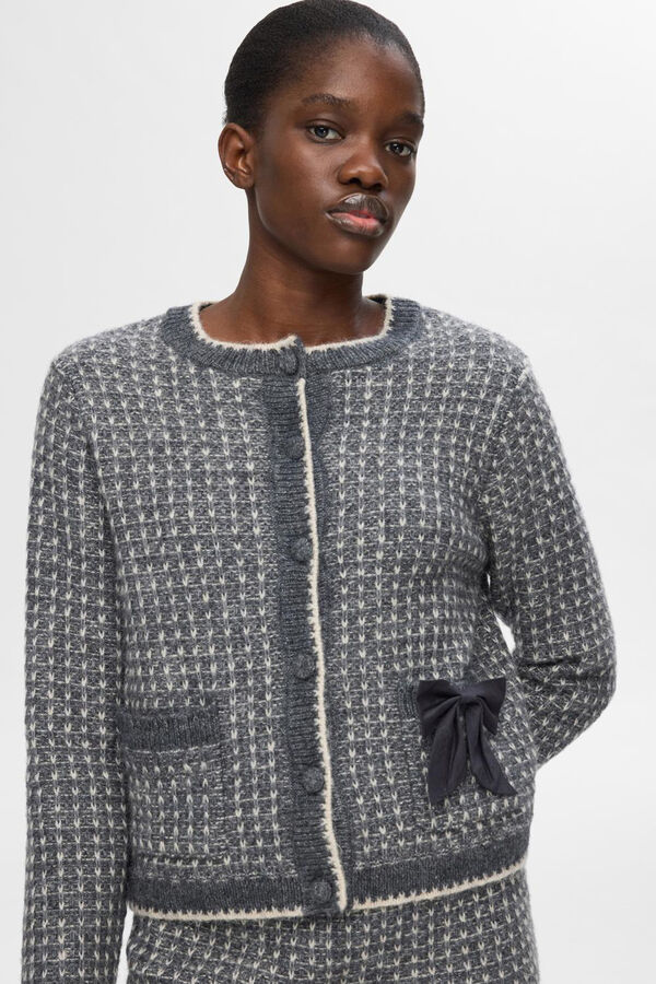 Selected Femme Cardigan estruturado confeccionado em L&atilde; RWS e Alpaca. Cinzento