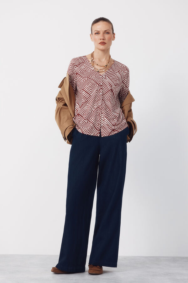 Cortefiel Blusa com decote em v e bot&otilde;es. Multicolorido