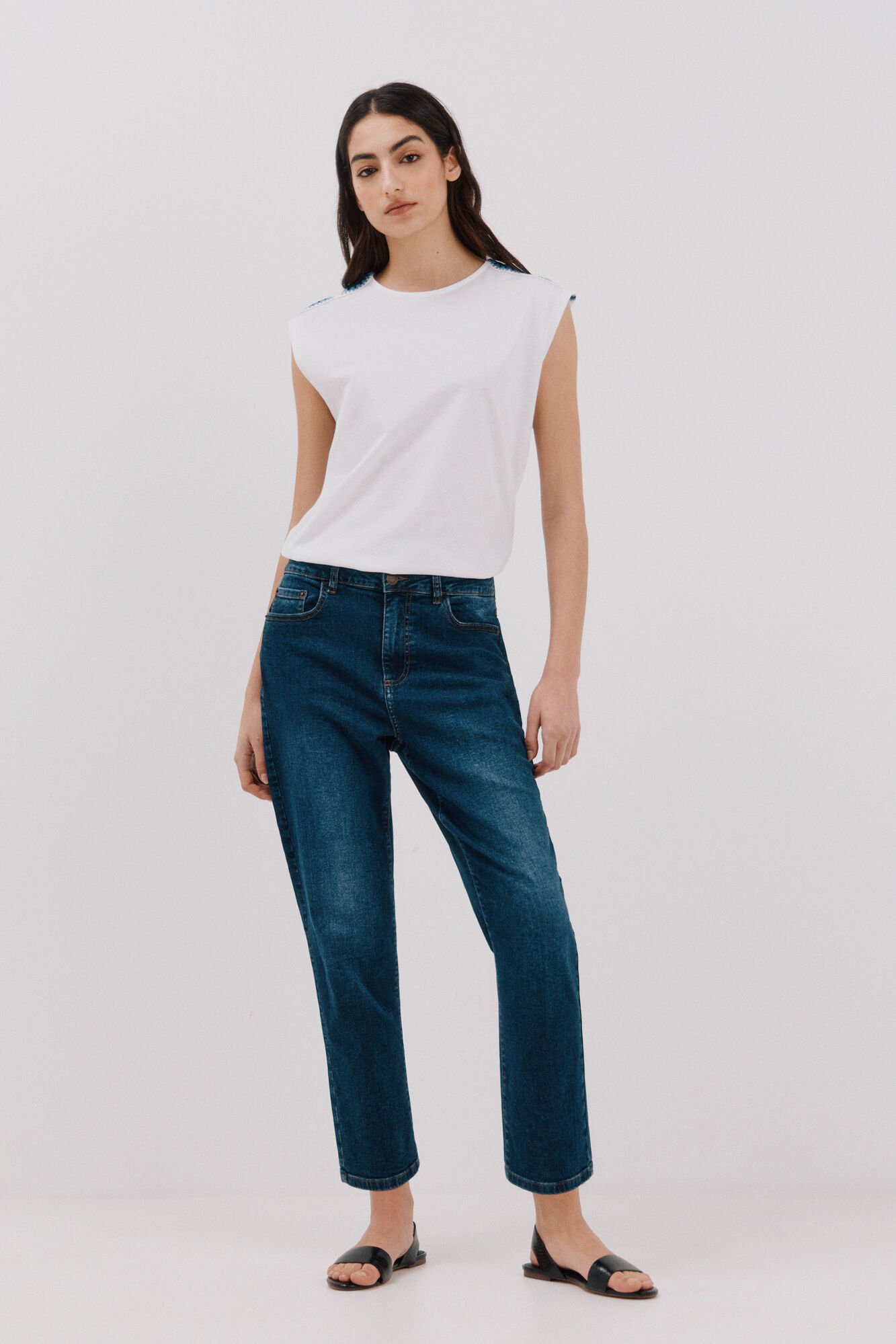 Cortefiel Camiseta detalle crochet