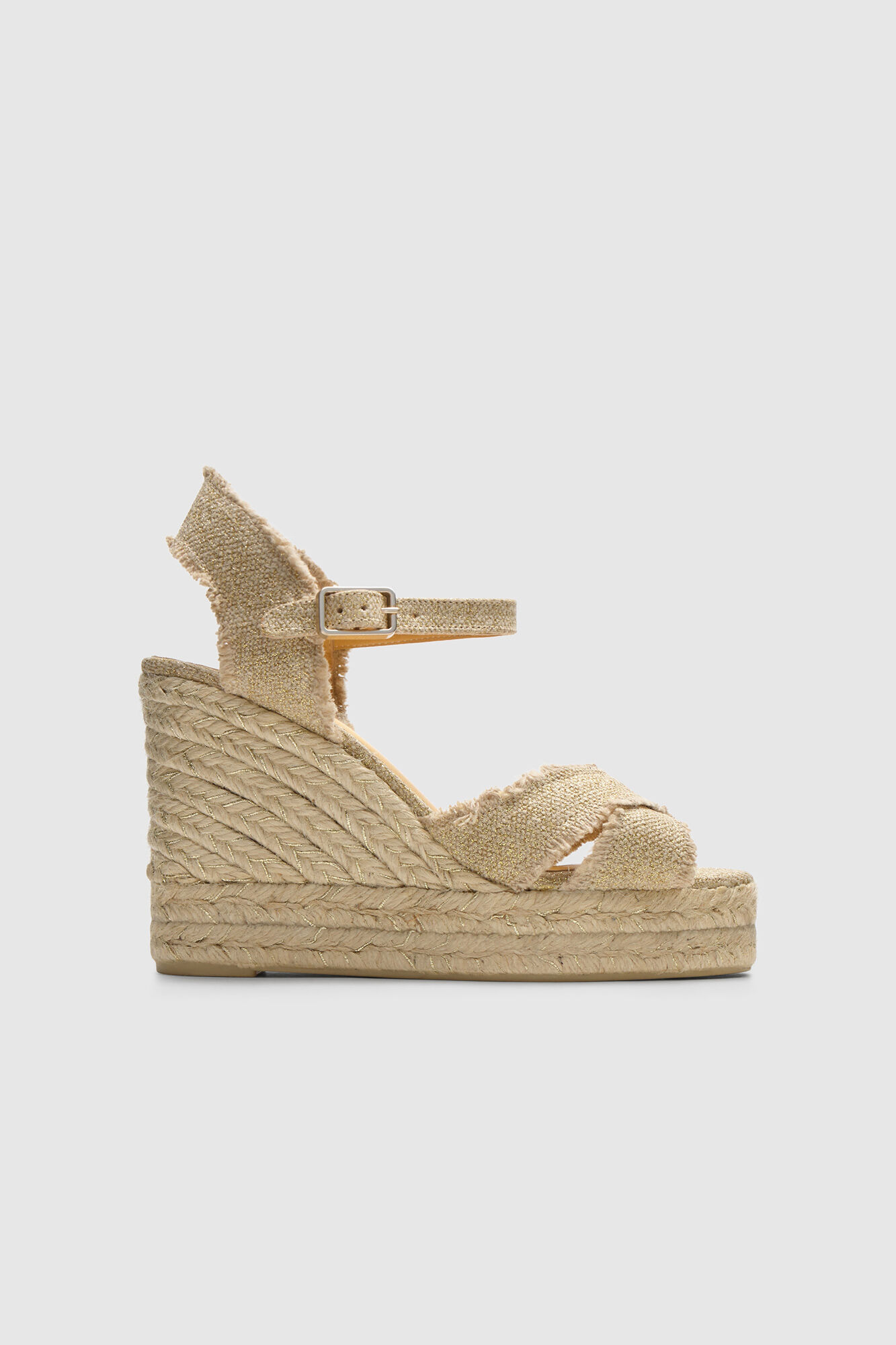 Casta&ntilde;er Sand&aacute;lia de cunha Bromelia linho