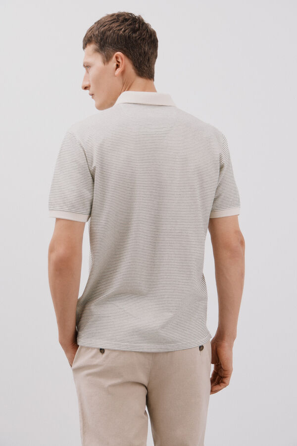 Cortefiel Polo rayas estructura cuello abierto Marfil