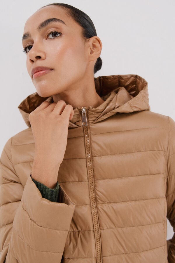 Cortefiel Abrigo largo plumas Beige