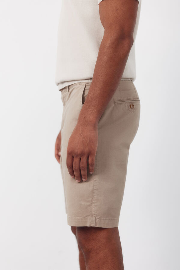 Cortefiel Bermuda chino regular leve Tostado