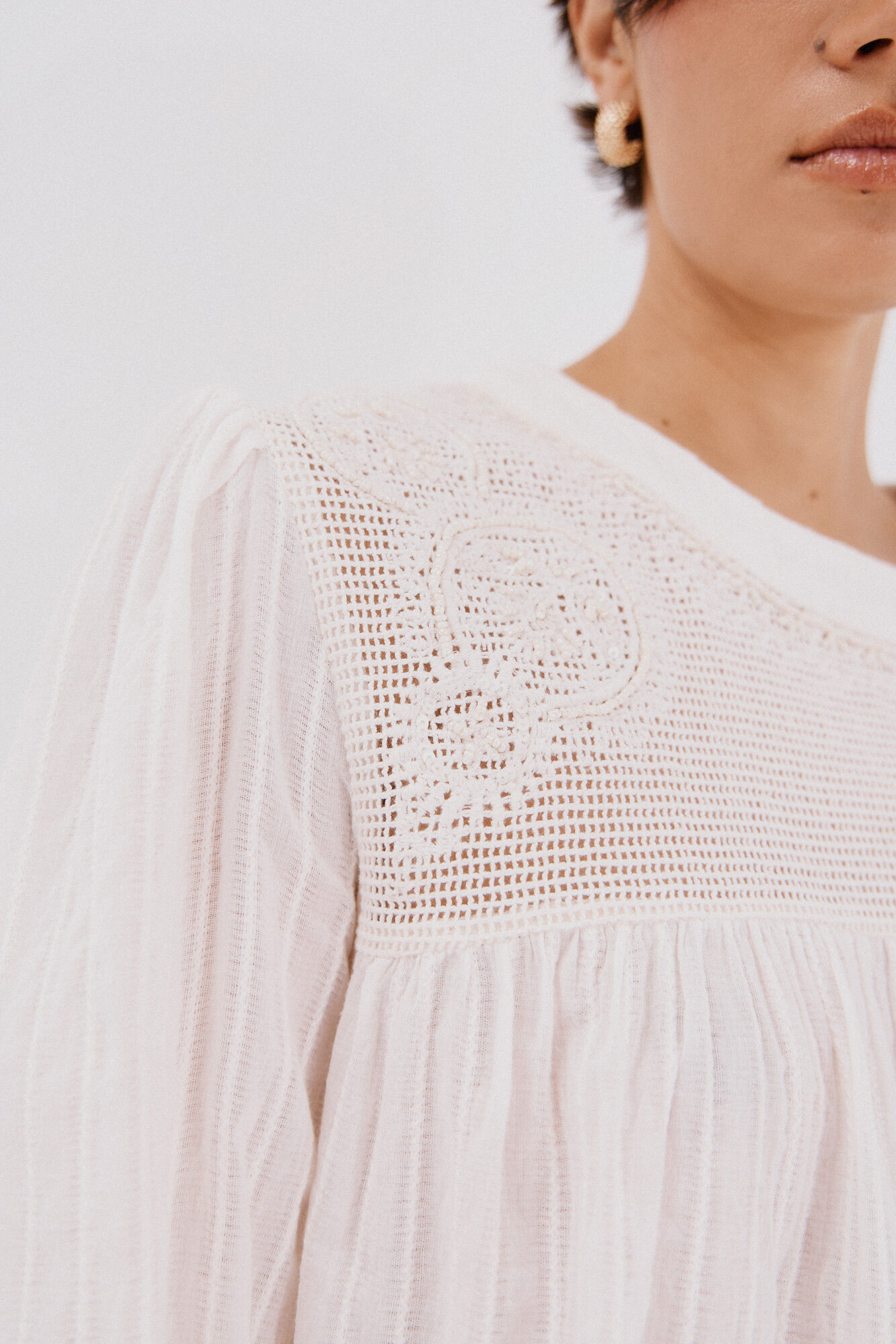 Cortefiel Blusa con bordados