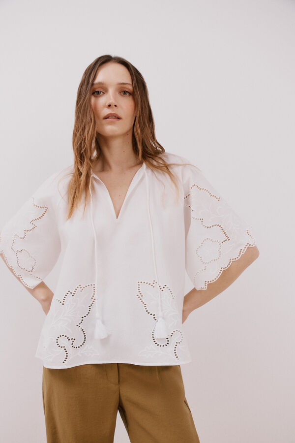 Cortefiel Blusa bordados perforados Blanco