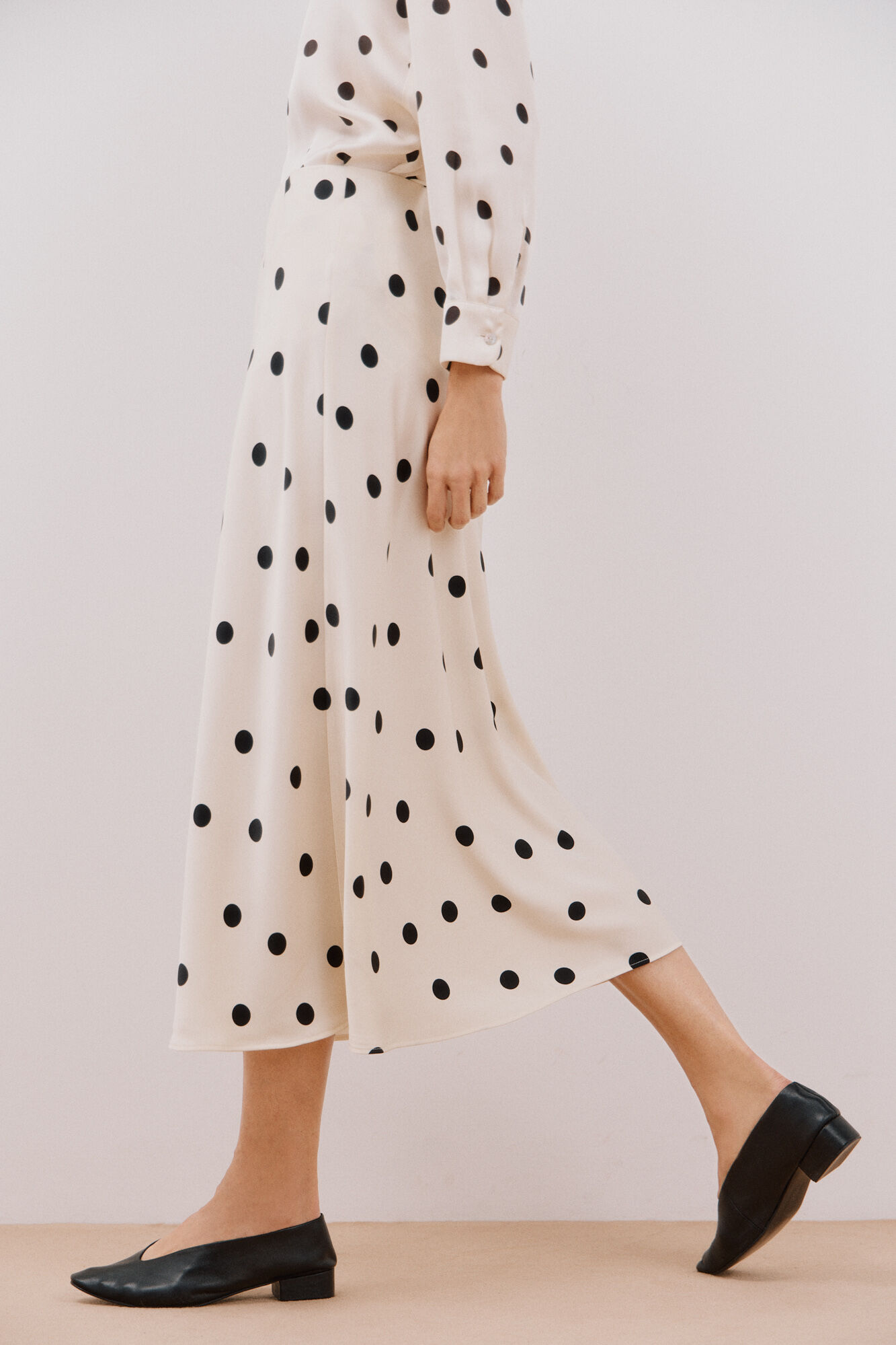 Cortefiel Falda midi satinada estampada