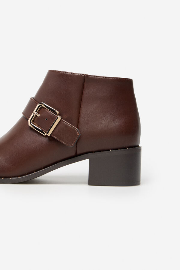 Cortefiel Bot&iacute;n bajo hebilla Marr&oacute;n