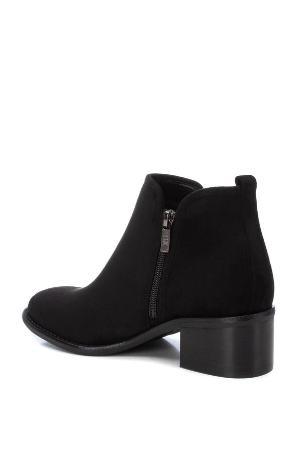 XTI Bot&iacute;n se&ntilde;ora antelina con tac&oacute;n y adorno cremallera Negro