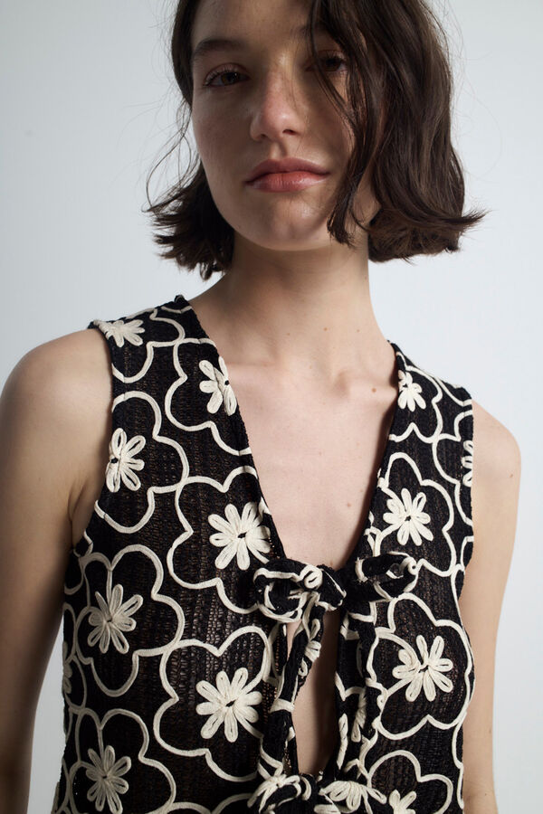 Object Top calado bordado Negro