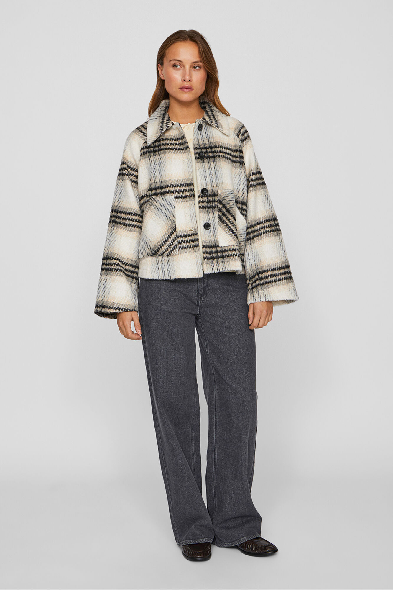 Vila Casaco de tecido abotoada