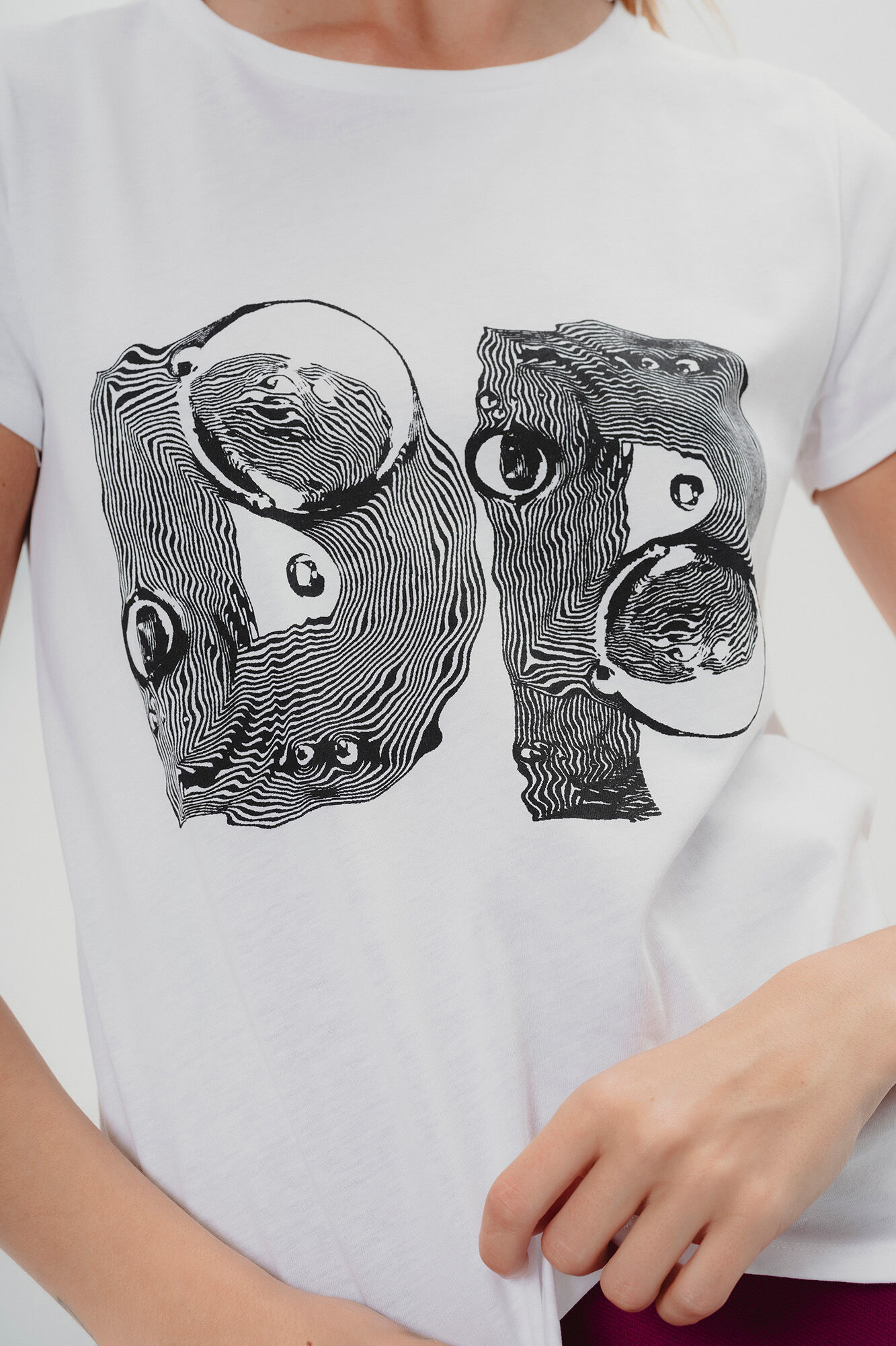 Dolores Promesas Camiseta Branca Vibrante