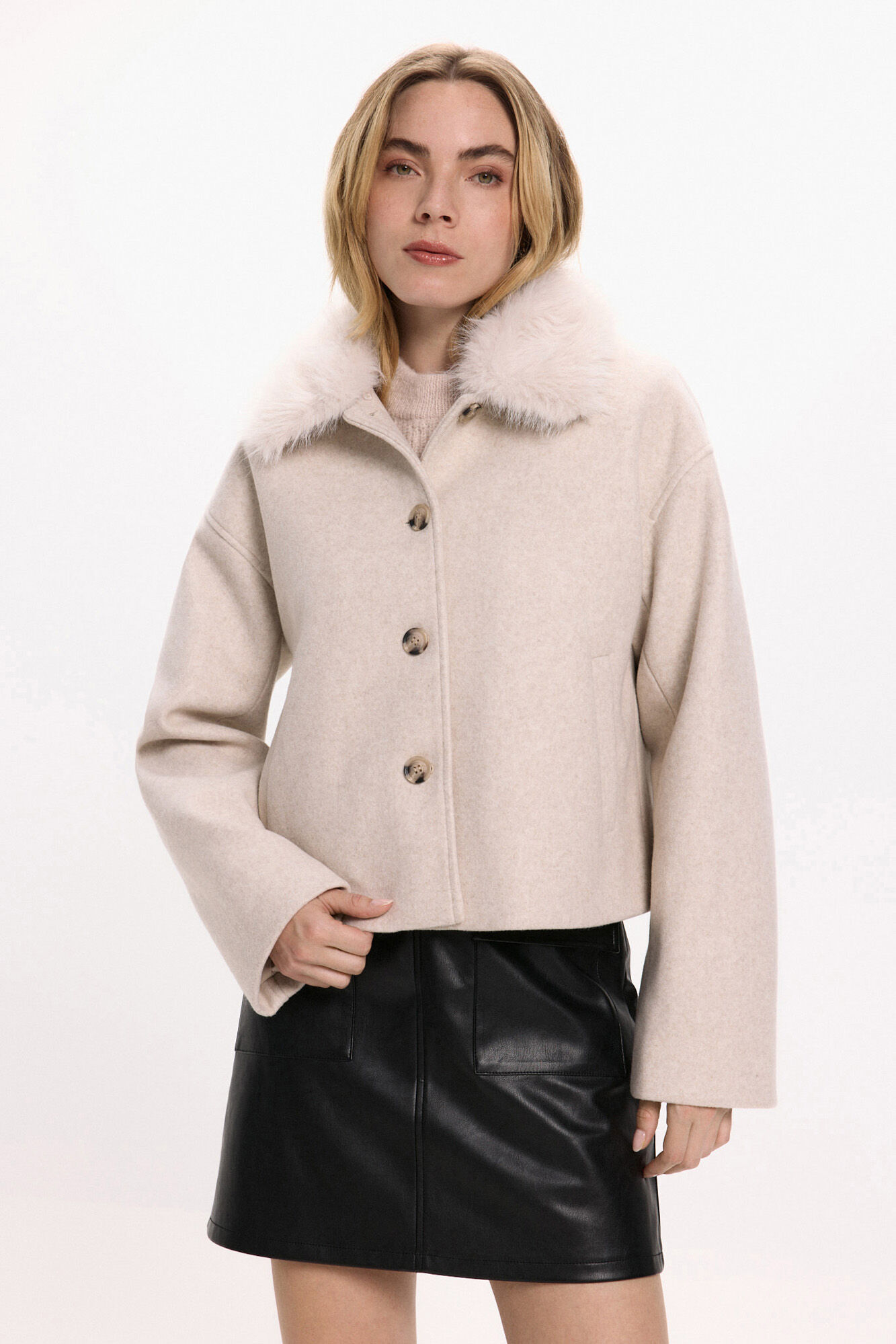 Vila Abrigo de pa&ntilde;o con cuello de pelo sint&eacute;tico