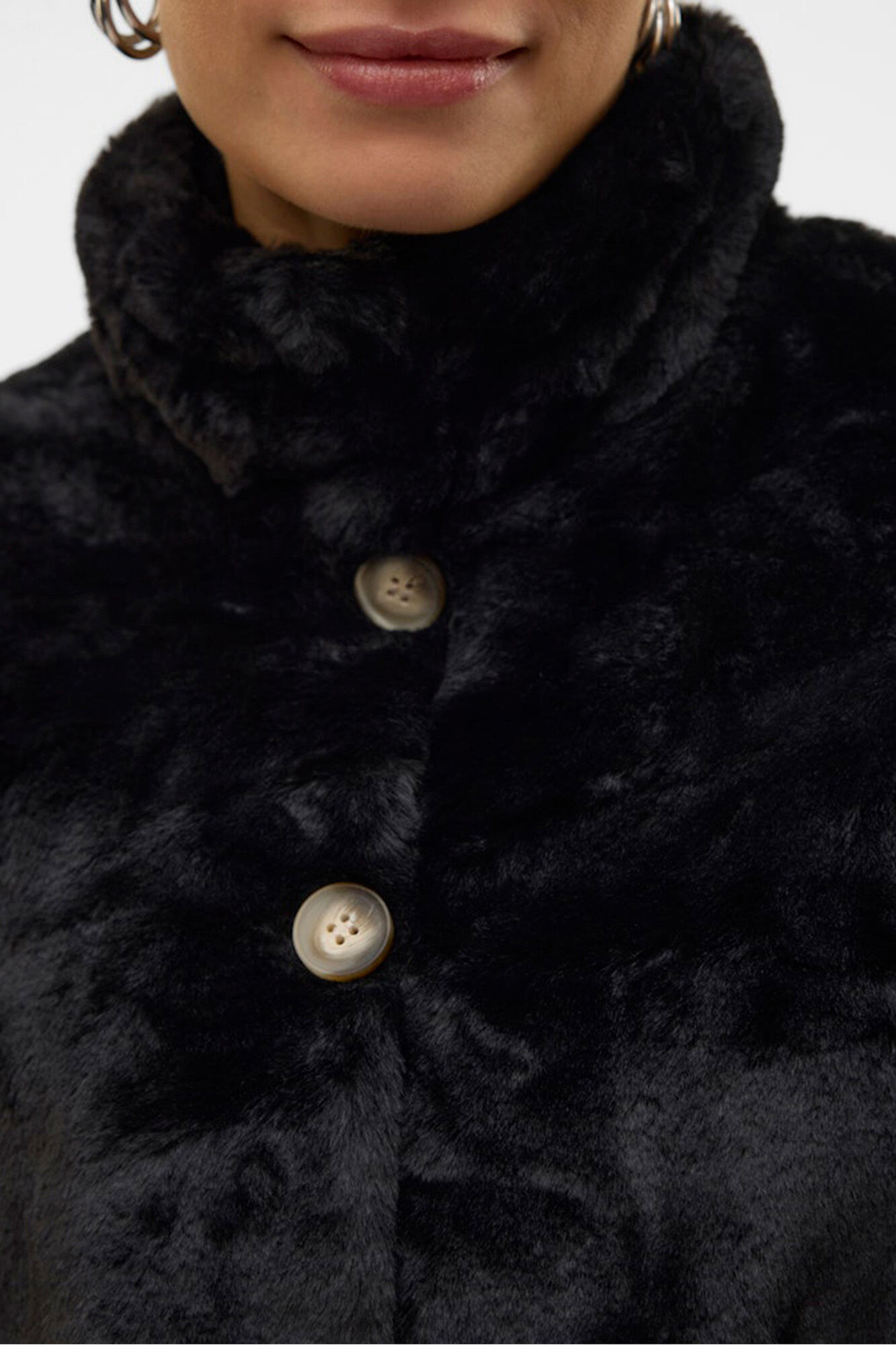 Vero Moda Abrigo corto efecto pelo