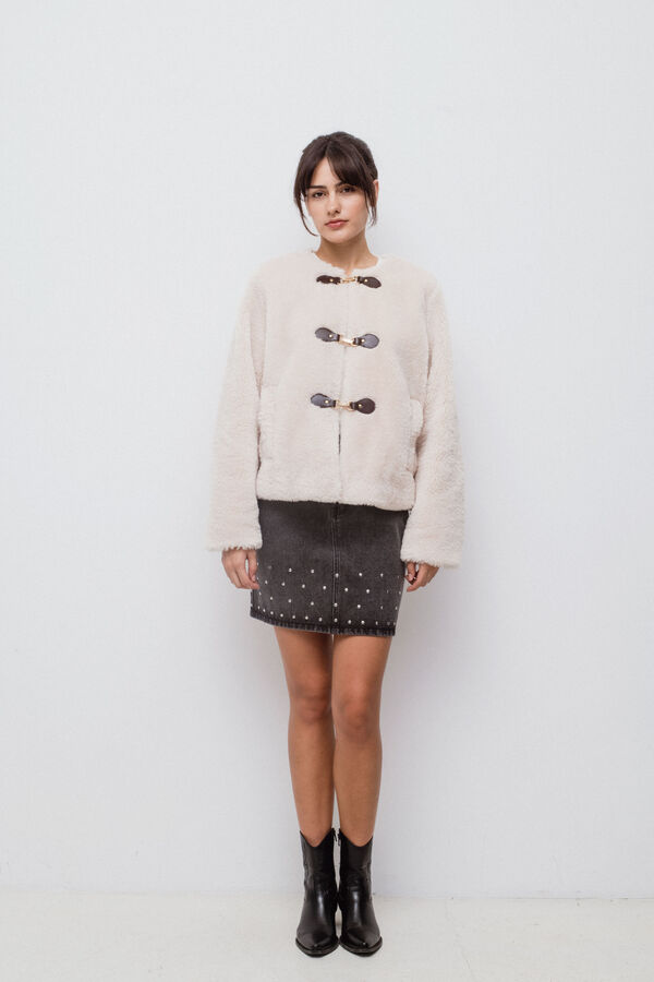 Vila Abrigo de pelo con alamares Gris