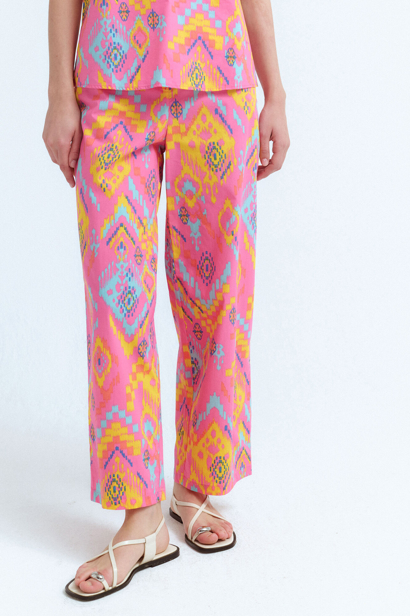 Vila Pantal&oacute;n estampado &eacute;tnico ikat