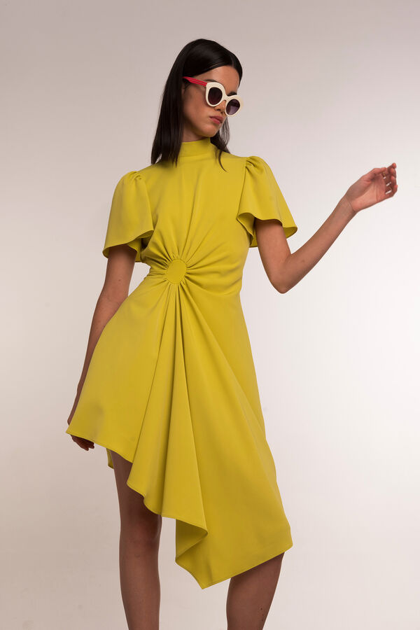 Dolores Promesas Vestido midi asim&eacute;trico con drapeado Amarillo
