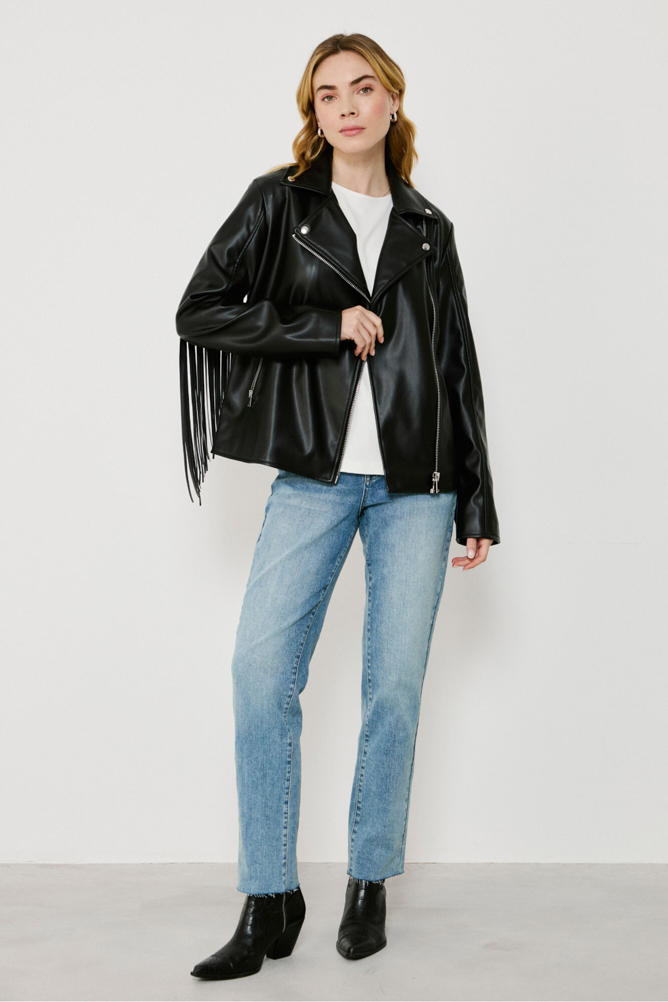 Vila Cazadora biker de polipiel con flecos