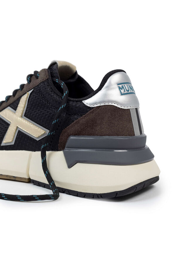 Munich Versus 110 Esportes Preto