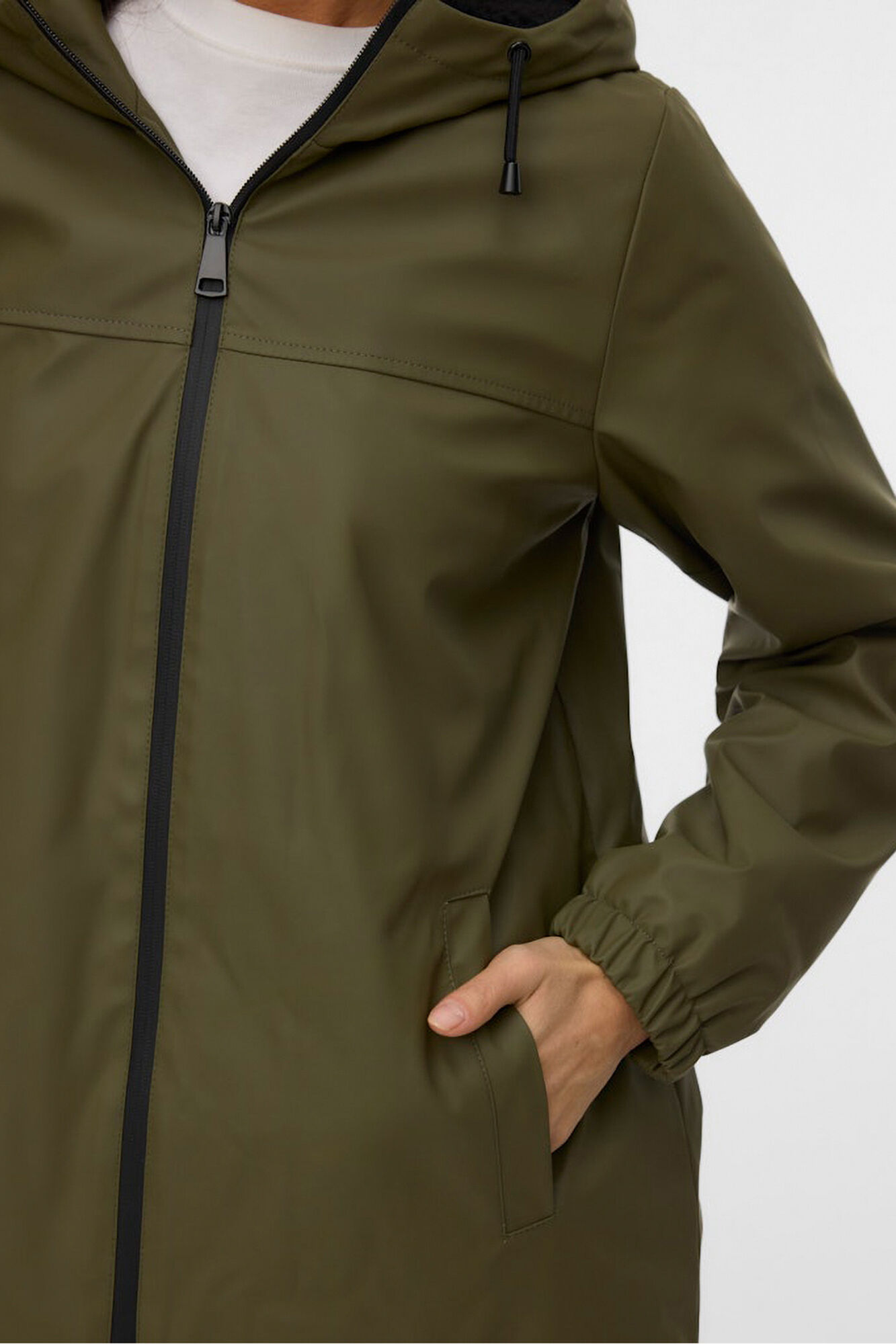 Vero Moda Imperme&aacute;vel com capuz