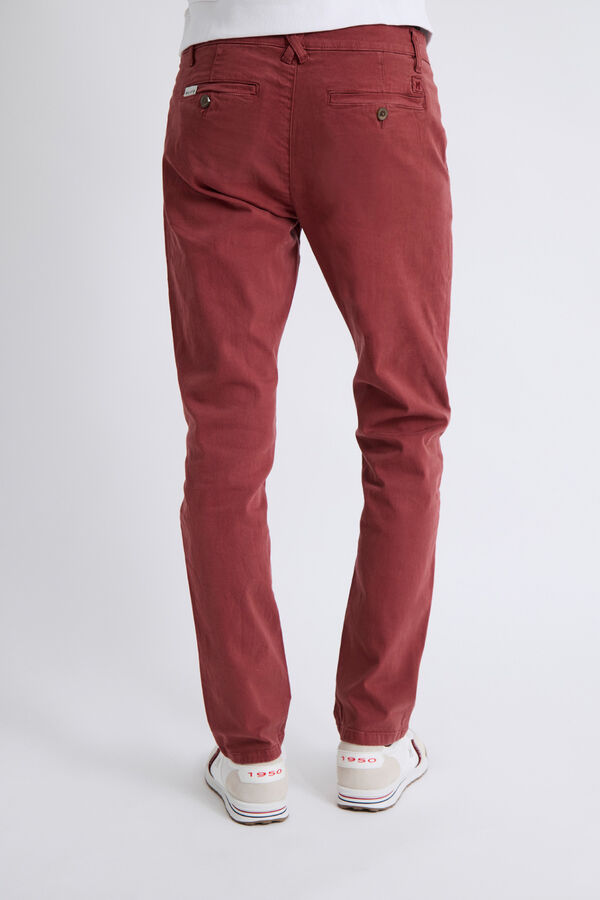 Williot Cal&ccedil;as chino justas Granada