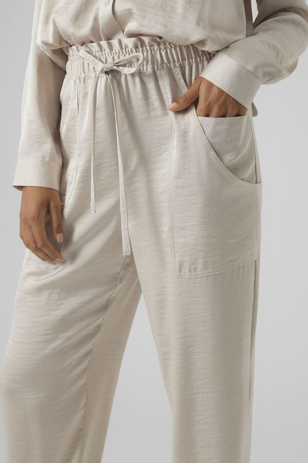 Vero Moda Cal&ccedil;as skinny efeito acetinado Tostado